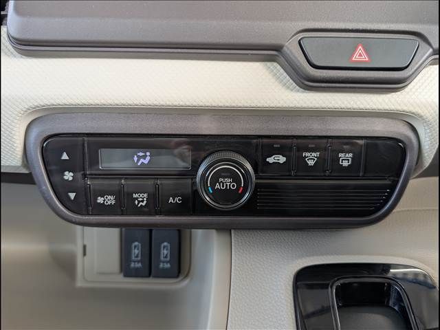 HONDA N BOX 2018 Image 31