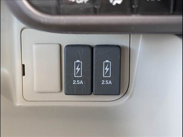 HONDA N BOX 2018 Image 31