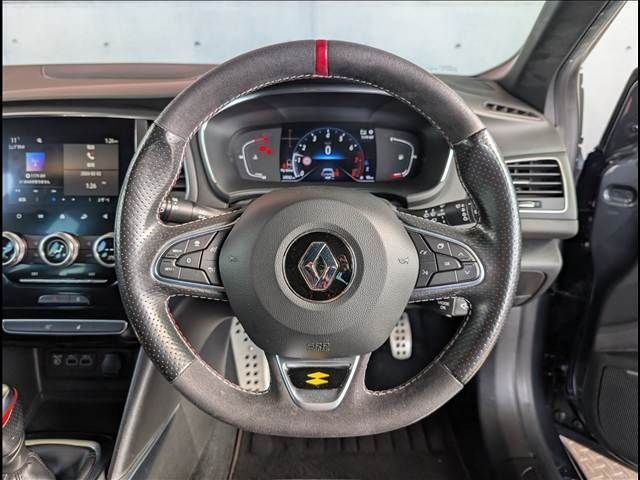 RENAULT MEGANE HATCH 2021 Image 31