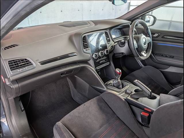 RENAULT MEGANE HATCH 2021 Image 31