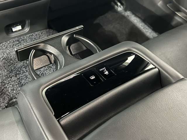 TOYOTA LEXUS LS500H 2018 Image 31