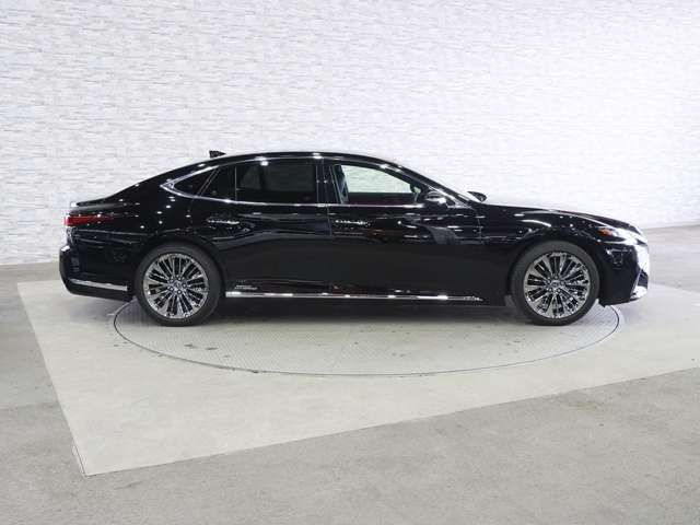 TOYOTA LEXUS LS500H 2018 Image 31