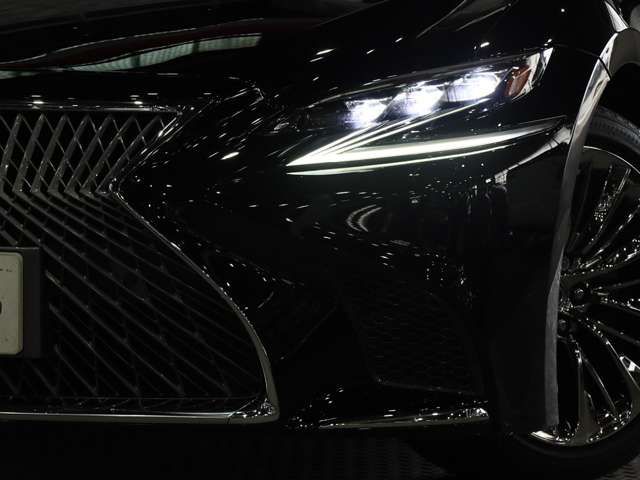 TOYOTA LEXUS LS500H 2018 Image 31