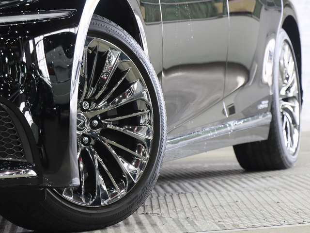 TOYOTA LEXUS LS500H 2018 Image 31