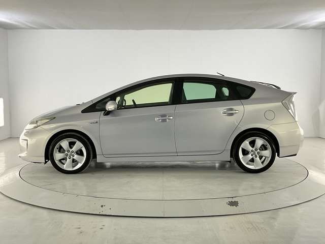 TOYOTA PRIUS 2013 Image 31