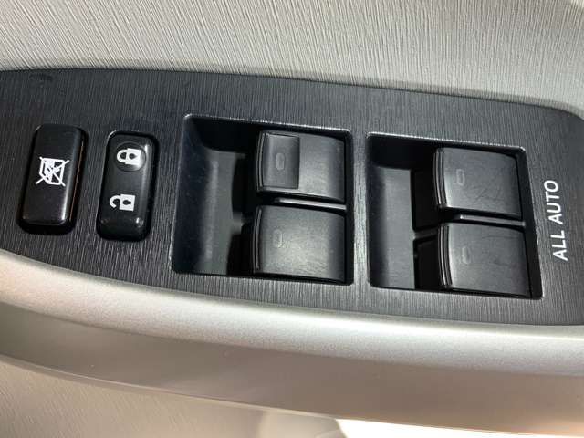 TOYOTA PRIUS 2013 Image 31