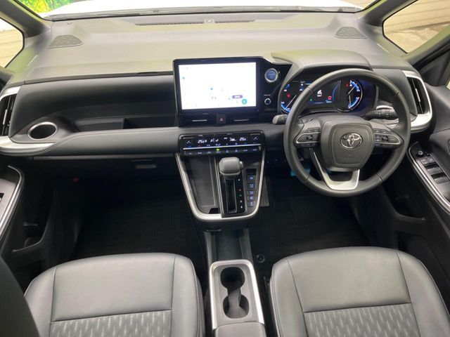 TOYOTA NOAH HYBRID 2022 Image 31