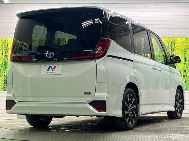TOYOTA NOAH HYBRID 2022 Image 31