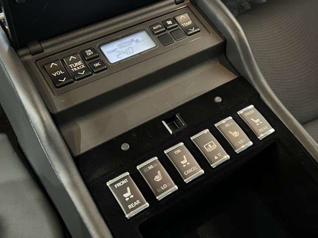 NISSAN FUGA 2018 Image 31