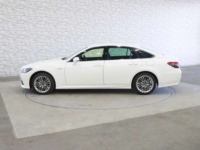 TOYOTA CROWN SEDAN HYBRID 2018 Image 31