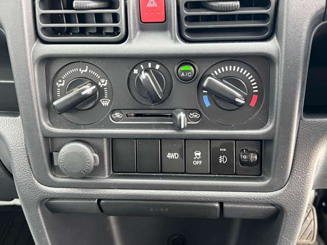 NISSAN NT100 CLIPPER 4WD 2022 Image 31