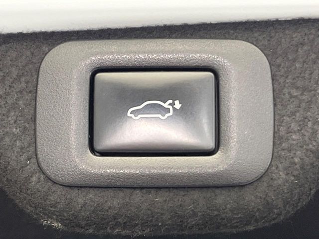 TOYOTA LEXUS ES300H 2019 Image 31