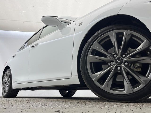 TOYOTA LEXUS ES300H 2019 Image 31