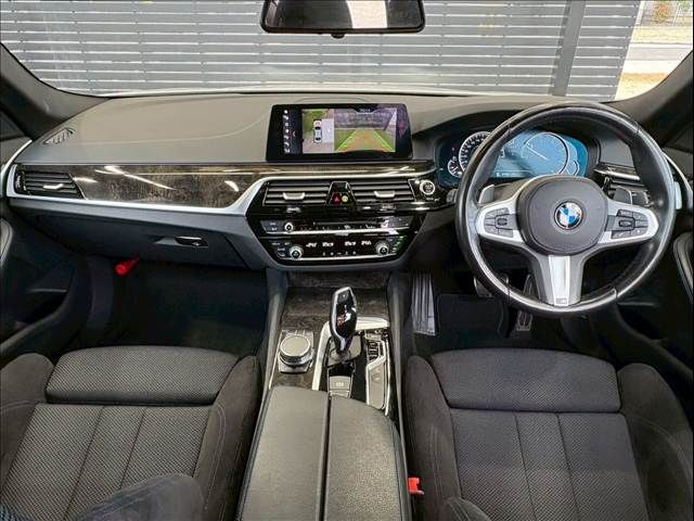 BMW 5SERIES SEDAN 2017 Image 31