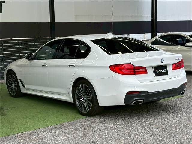 BMW 5SERIES SEDAN 2017 Image 31