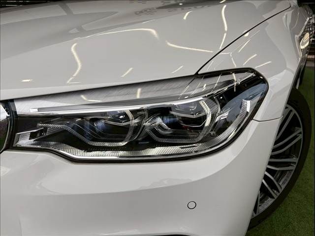 BMW 5SERIES SEDAN 2017 Image 31