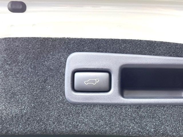 TOYOTA HARRIER 2WD 2017 Image 31