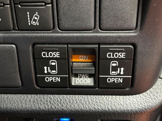 TOYOTA VOXY 2019 Image 31