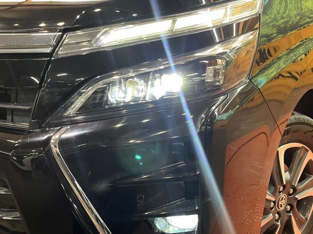 TOYOTA VOXY 2019 Image 31