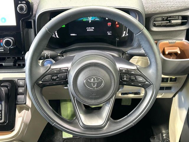 TOYOTA SIENTA HYBRID 2024 Image 31