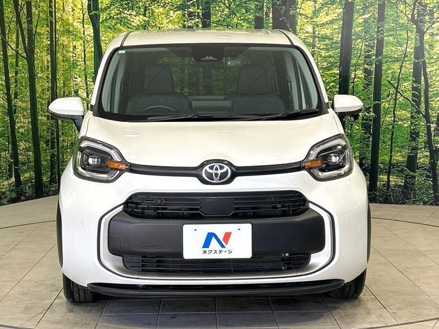 TOYOTA SIENTA HYBRID 2024 Image 31