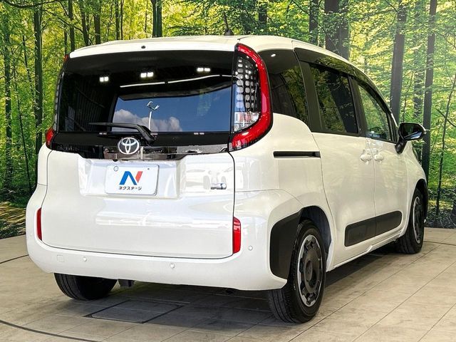 TOYOTA SIENTA HYBRID 2024 Image 31