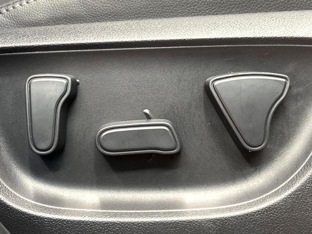 TOYOTA YARIS CROSS HYBRID 2025 Image 31