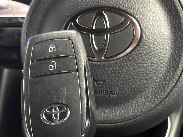 TOYOTA YARIS CROSS HYBRID 2025 Image 31