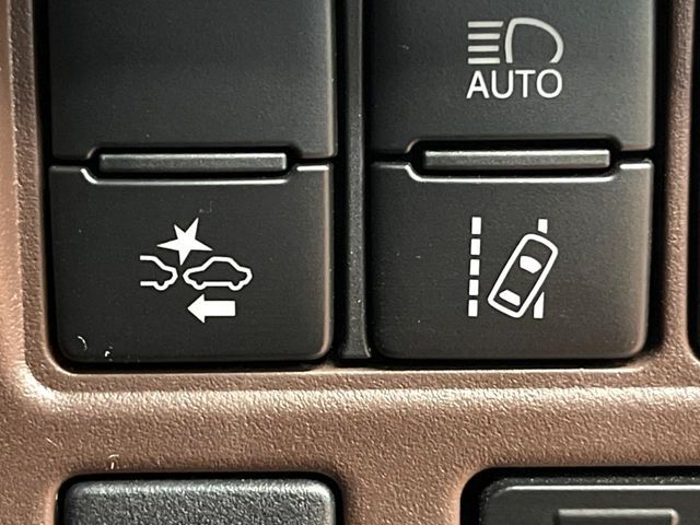 TOYOTA ESQUIRE HYBRID 2018 Image 31