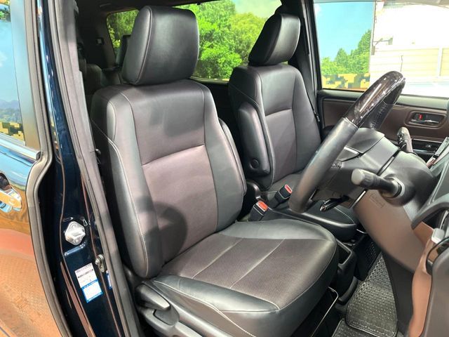 TOYOTA ESQUIRE HYBRID 2018 Image 31