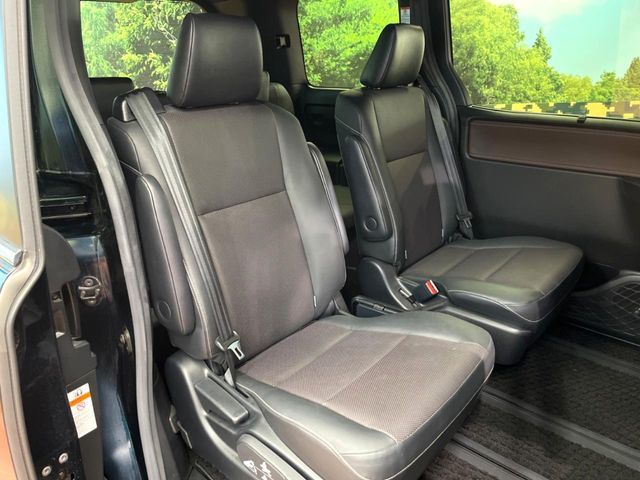 TOYOTA ESQUIRE HYBRID 2018 Image 31