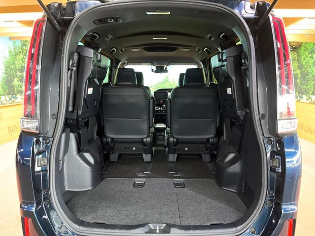 TOYOTA ESQUIRE HYBRID 2018 Image 31