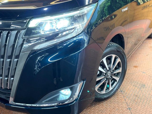 TOYOTA ESQUIRE HYBRID 2018 Image 31