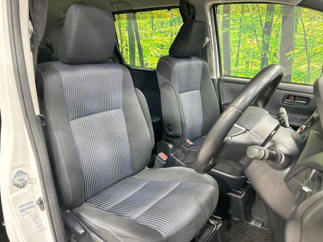 TOYOTA VOXY 2015 Image 31