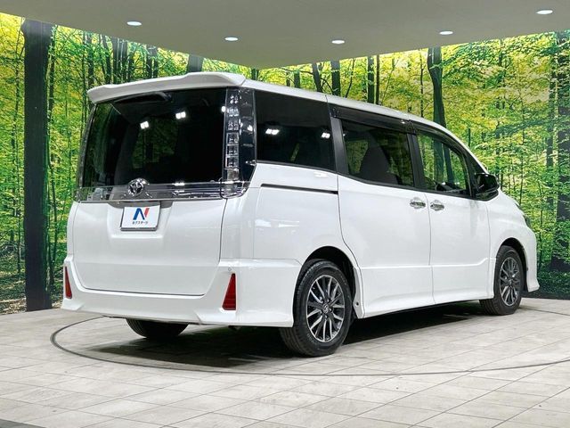 TOYOTA VOXY 2015 Image 31