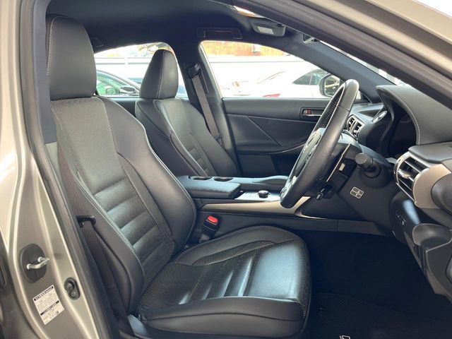 TOYOTA LEXUS IS300H 2014 Image 31