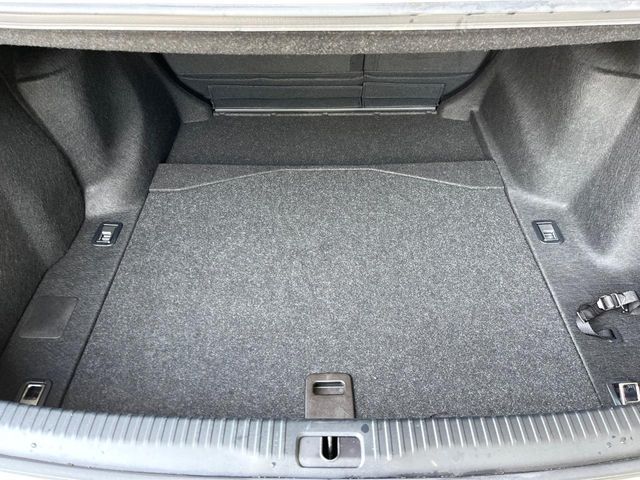 TOYOTA LEXUS IS300H 2014 Image 31