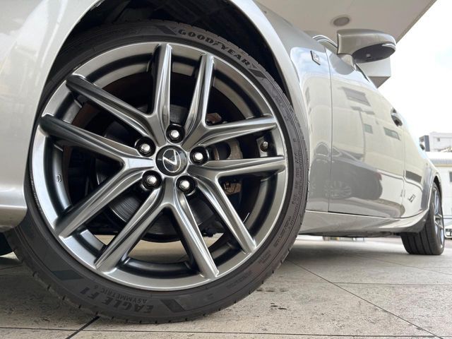 TOYOTA LEXUS IS300H 2014 Image 31