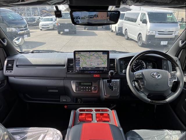 TOYOTA HIACE VAN 2WD 2024 Image 31