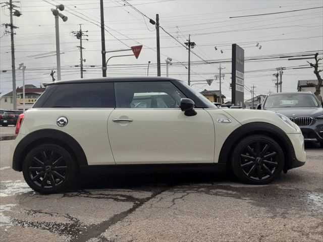 BMW MINI COOPER SD 2019 Image 31