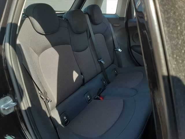 BMW MINI ONE 5DOOR 2017 Image 31