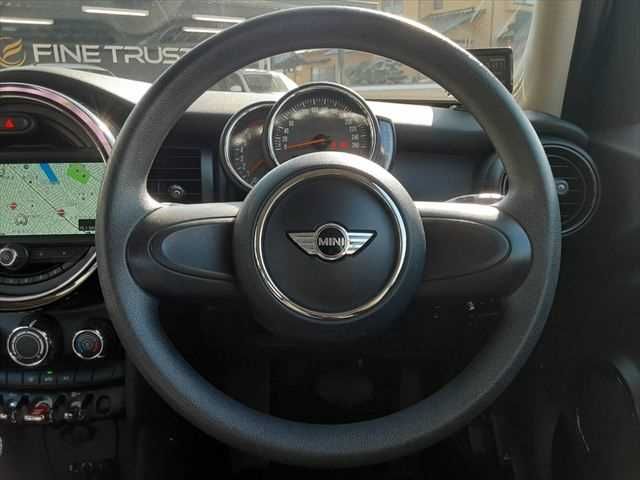 BMW MINI ONE 5DOOR 2017 Image 31