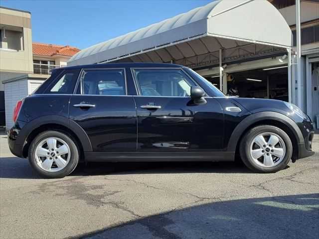 BMW MINI ONE 5DOOR 2017 Image 31