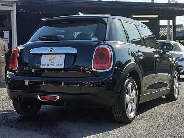 BMW MINI ONE 5DOOR 2017 Image 31