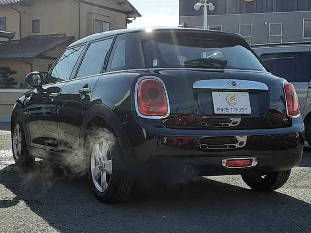 BMW MINI ONE 5DOOR 2017 Image 31