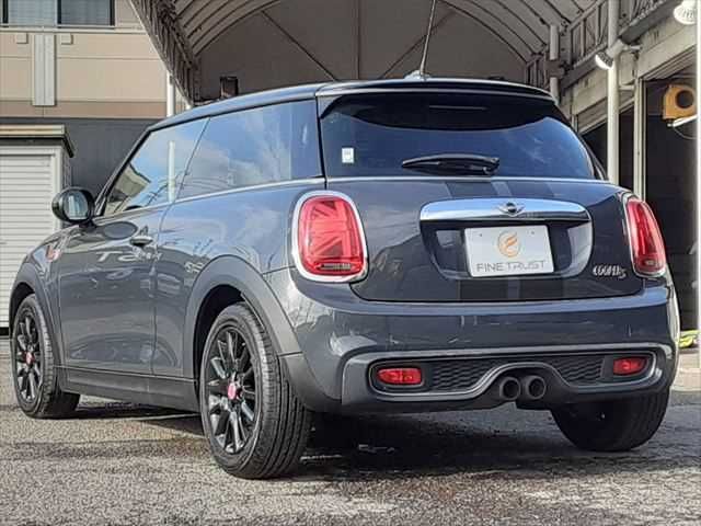 BMW MINI COOPER S 2015 Image 31