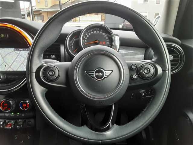 BMW MINI COOPER 5DOOR 2019 Image 31