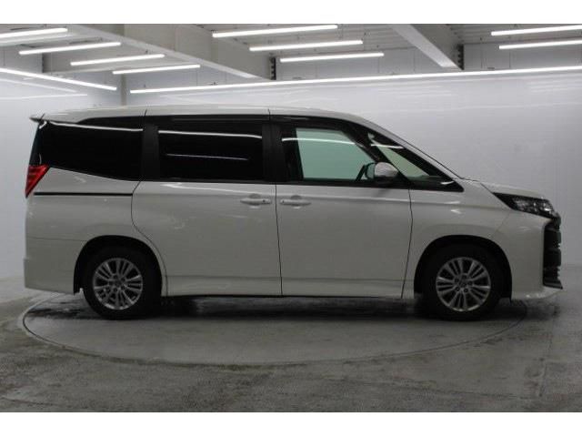 TOYOTA NOAH 2022 Image 31