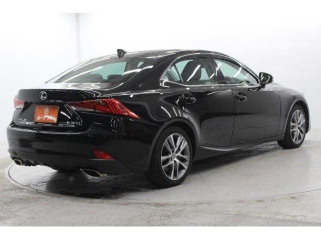 TOYOTA LEXUS IS200T 2017 Image 31