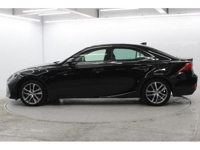 TOYOTA LEXUS IS200T 2017 Image 31